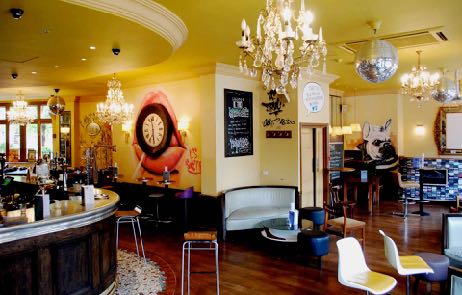 London Bridge — bar and lounge